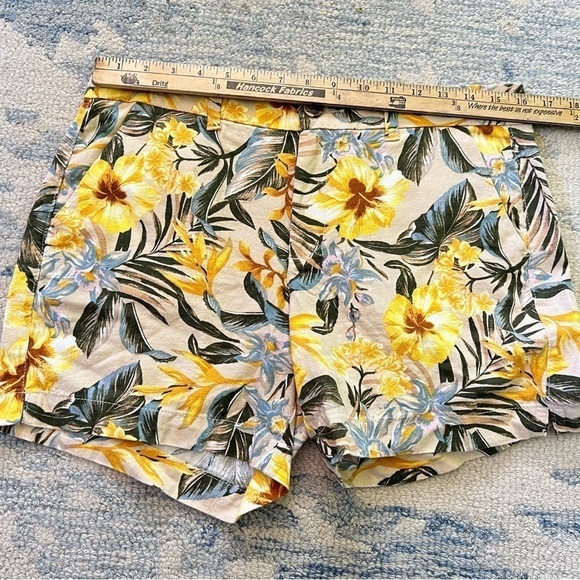 LINEN HAWAIIAN BOTANICAL YELLOW FLORAL EVERDAY SHORTS SIZE 10 - Picture 3 of 8